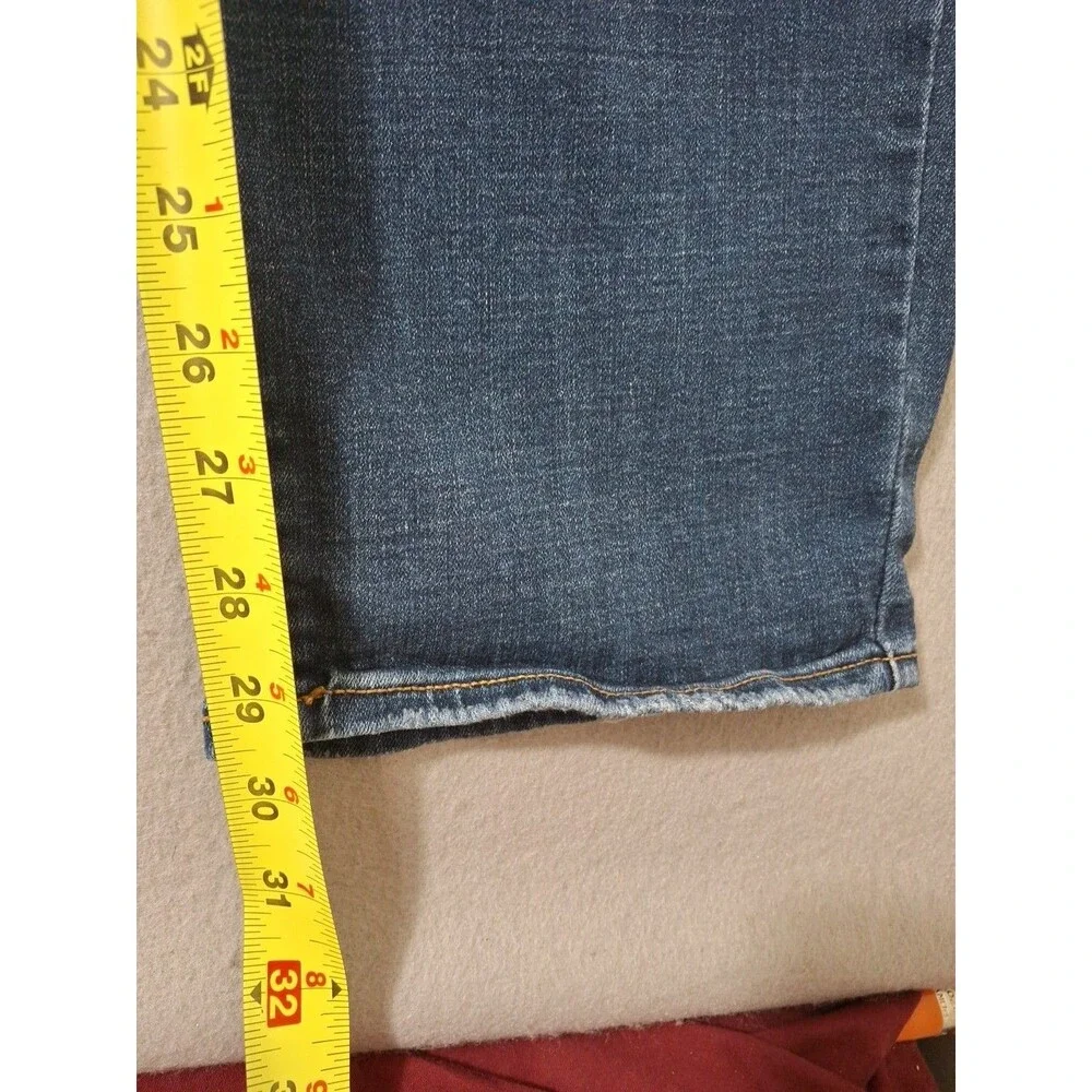 Lucky Brand Jeans Mens 38X30 221 Straight Blue Denim 5 Pocket Whiskered